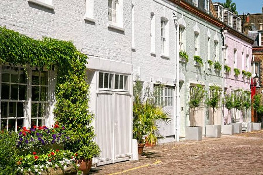 Cosy mews houses at Notting Hill.